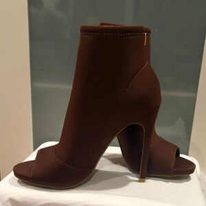 Guess Chic Brown Heeled Boots